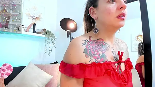 Ariana_blonde webcam