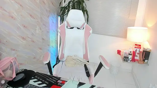 Mia_Pinkyy webcam