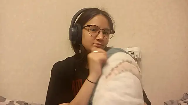 KelliBeatrice webcam
