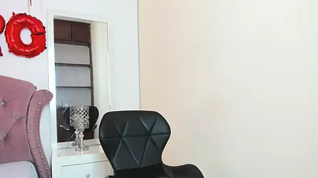 AlishOward35 webcam