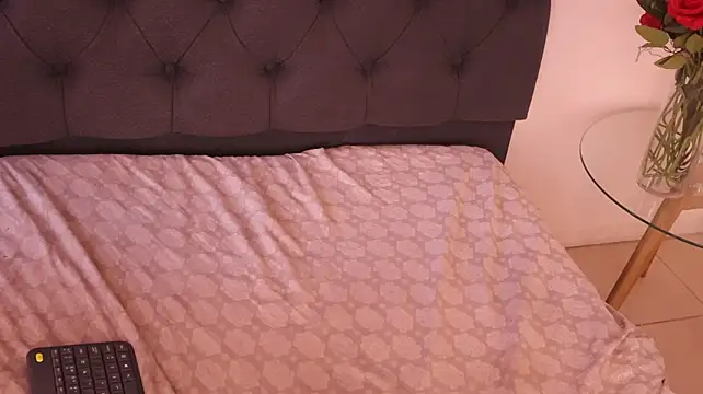 Aria_divine webcam