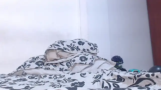 demonica_lucy webcam