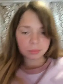 Zuli_Kiska webcam