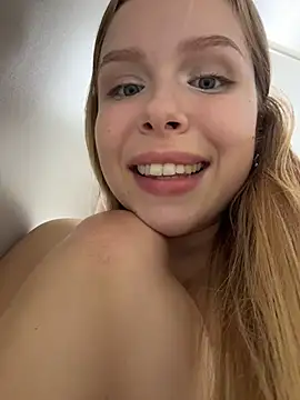 Liza_risky Live Webcam on Stripchat