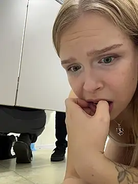 Liza_risky webcam