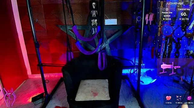 Lola_slavee