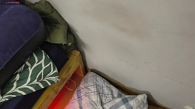 SubWifeNadia webcam