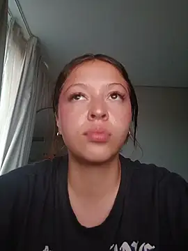 Clara_Belle webcam