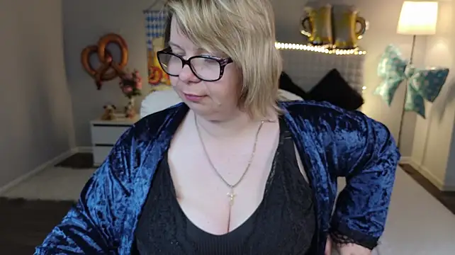 BonnnyBoobsy webcam