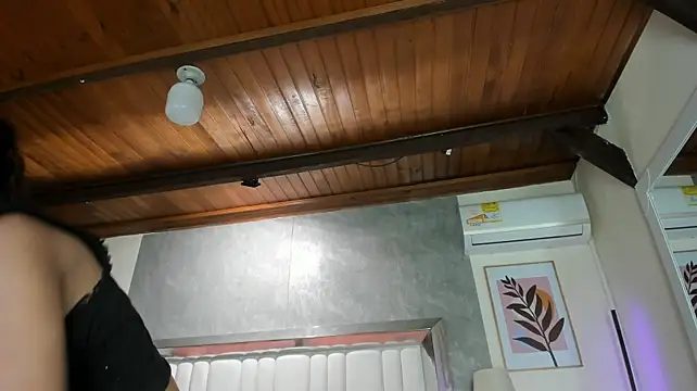 IvonnyRoss webcam