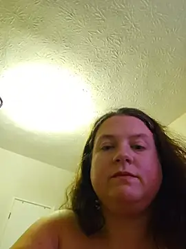 PlumpNPlayfulNatalie webcam