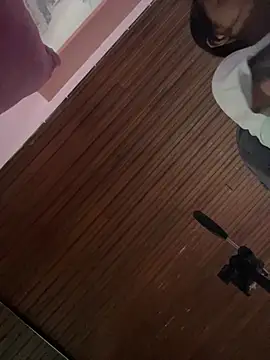 Lu_Pinkk webcam