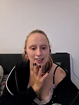 Bellaaa17 webcam
