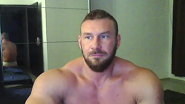muscularkevin live cam on StripChat