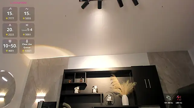MiaFarrell_ webcam