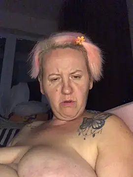 SofiaAmour live cam on StripChat