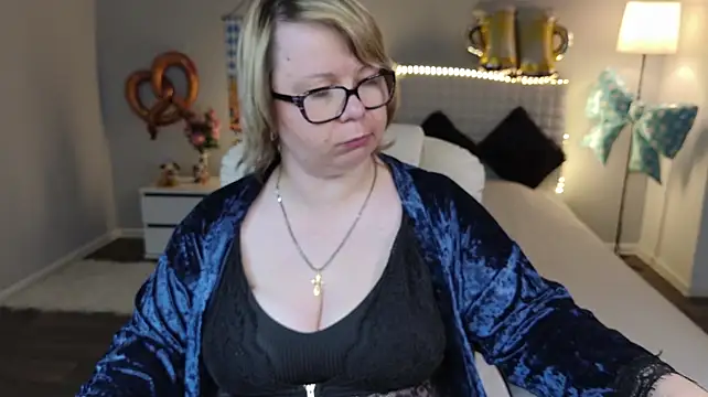 BonnnyBoobsy live cam on StripChat
