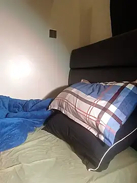 BROWNLILLY webcam