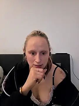 Bellaaa17 webcam