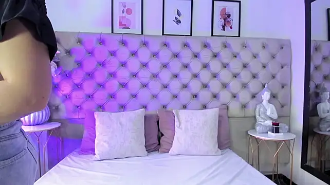AnnieMartinez live cam on StripChat