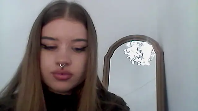 MollyHotTeen live cam on StripChat