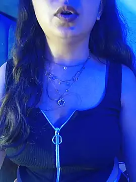 talkative_sofi live cam on StripChat