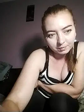 Viktoria0812 live cam on StripChat