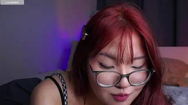 NelleMihalko live cam on StripChat