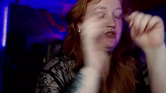 CURVYSAKURA webcam