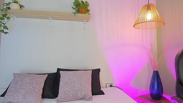 Isabella_Whiitee_ webcam