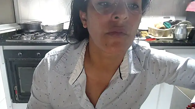 kateleyagrey live cam on StripChat
