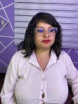 MiiaaJoness webcam