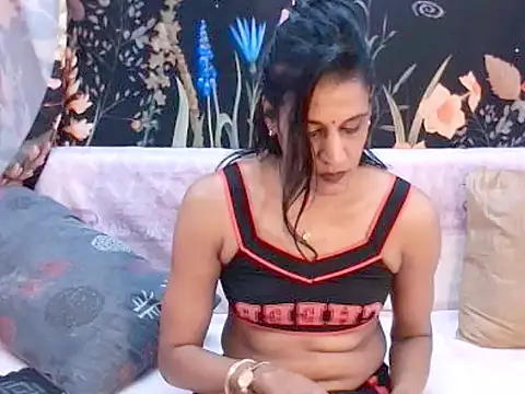 indiansexcsmile4u live cam on StripChat