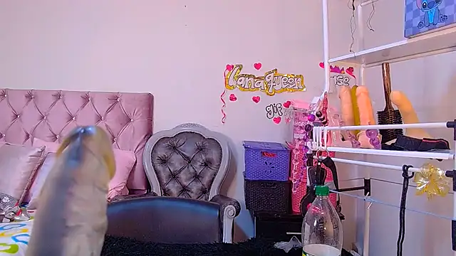 lanaqueen699 webcam