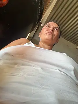 Horny-Mommy-Dirty webcam