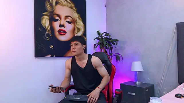 roan_birkin live cam on StripChat