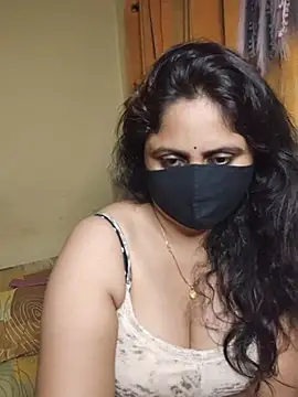 Sravvi499 webcam