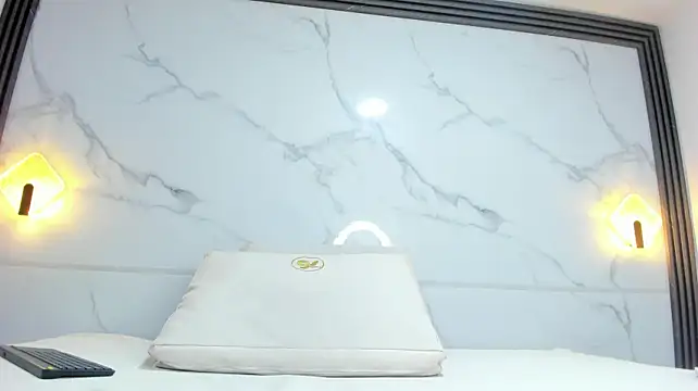 alina_hart webcam