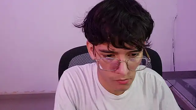 noah_millerx webcam