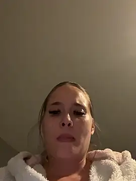 Poppylooloo webcam