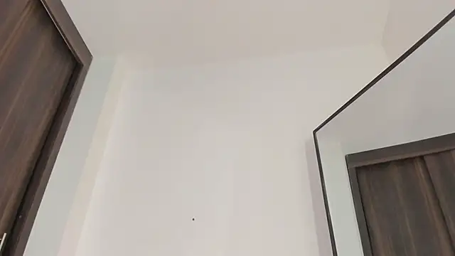 miaapril webcam