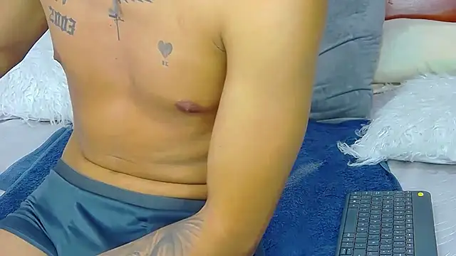 skoook_gray_ live cam on StripChat