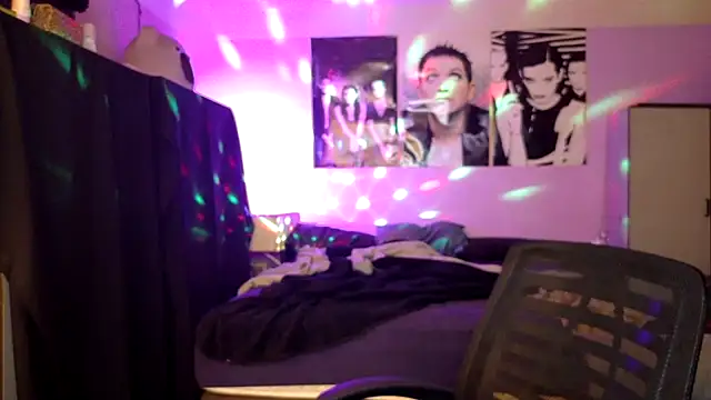 VioletFox26 webcam