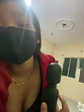 Poojq_333 webcam