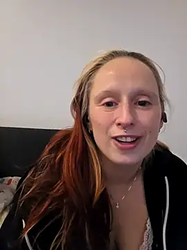 Bellaaa17 webcam