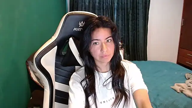 alice_middlee