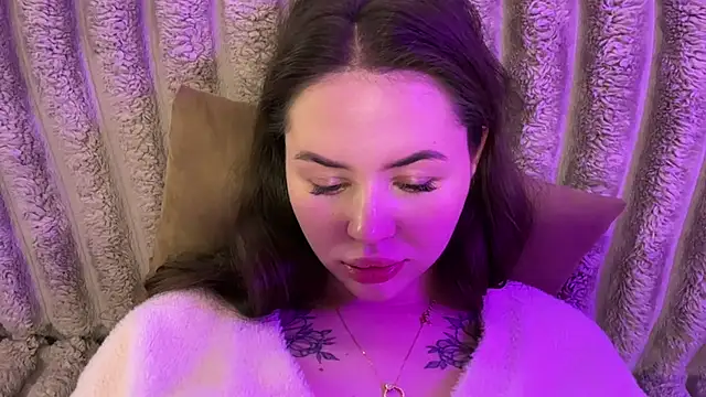 AlmaryKim webcam