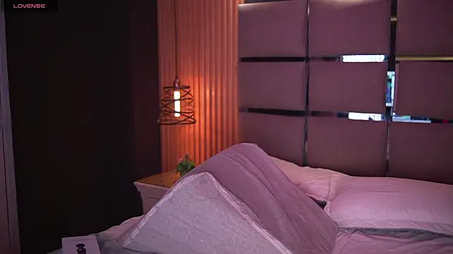 MiaTorres4