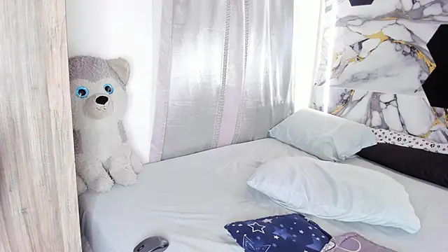 Goldendesirexx__ webcam