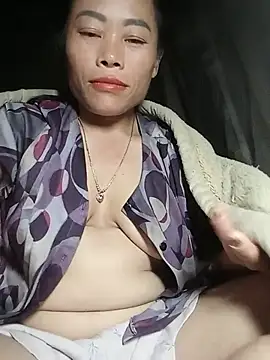 Maya_0102 webcam